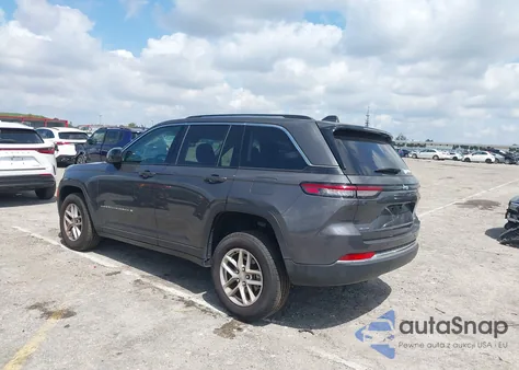 2024 Jeep Grand Cherokee Laredo X 4X4 из США, поврежденный, VIN 1C4RJHAG7RC703637